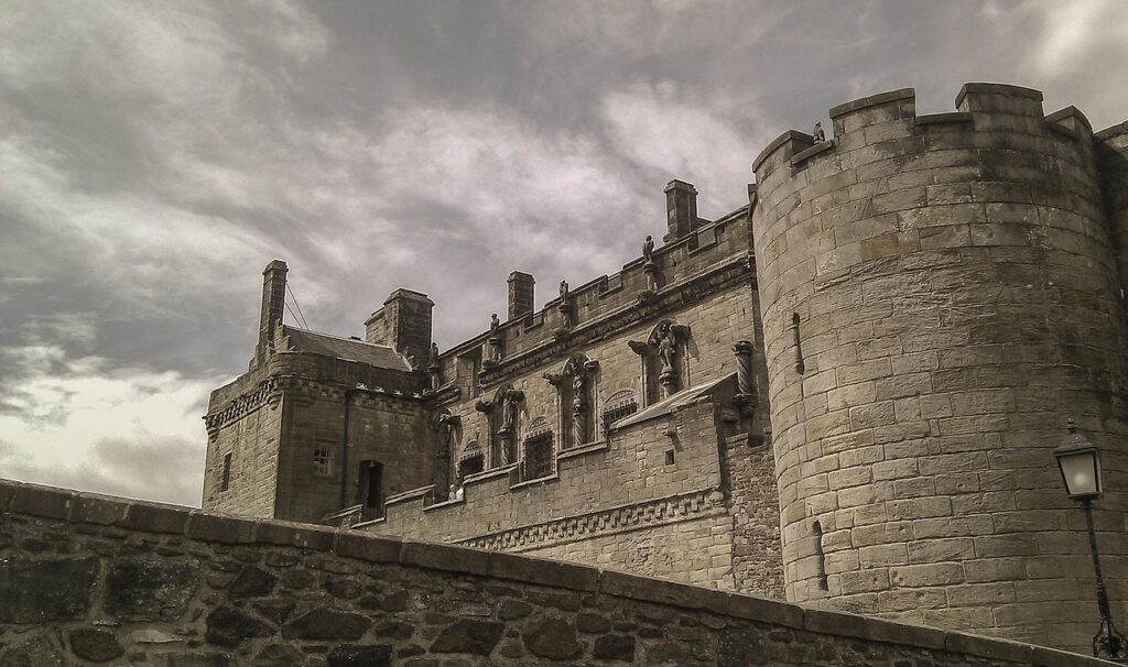 Elly Castle: Your Visitor Guide & Secrets